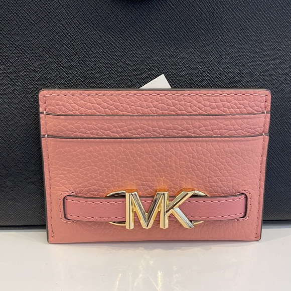 MICHAEL KORS
Reed Large Pebbled Leather Card Holder Case
Primrose 
NWT - Picture 11 of 16